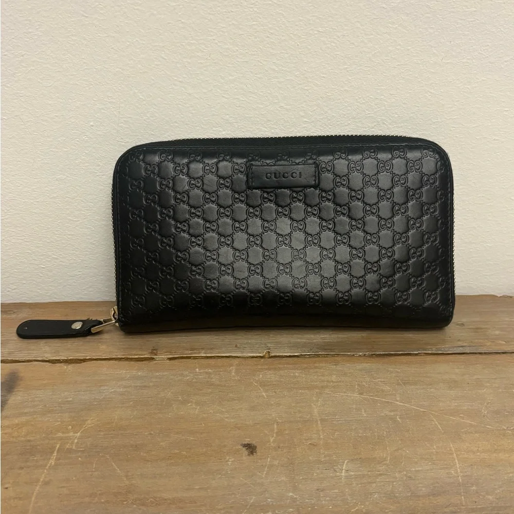 Authentic Gucci Microguccissima Black Leather Zipper Wallet - Picture 2 of 14